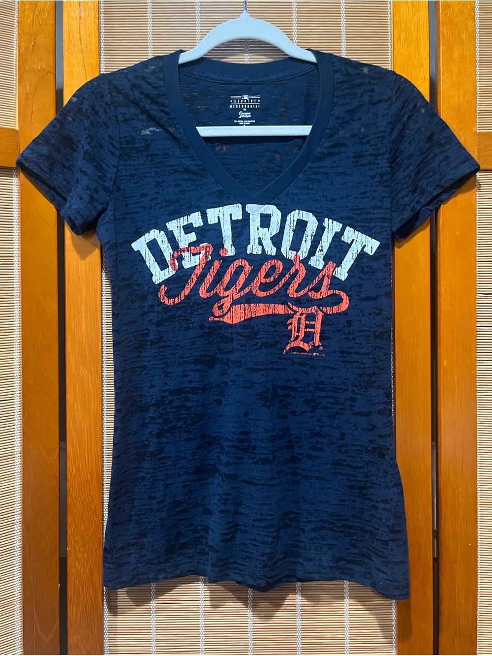Campus Lifestyle Detroit Tigers navy burnout tee, size M